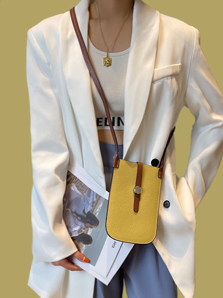 GENUINE LEATHER Cowhide Female Messenger Simple Leather Lightweight Small Bag For Mobile Phone 240725