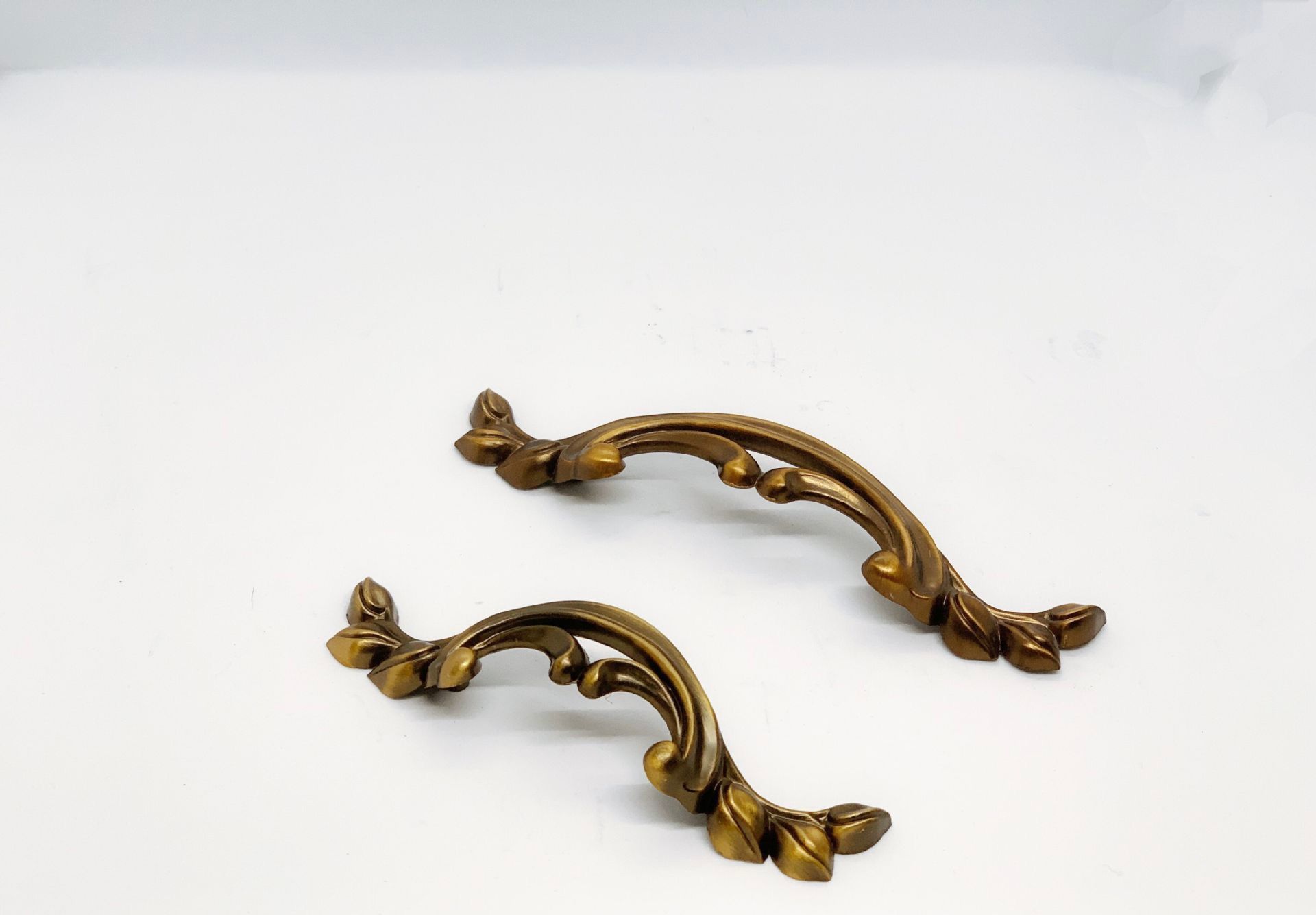 Handle European antique cabinet door antique symmetrical cabinet wardrobe drawer retro furniture handle 407-64