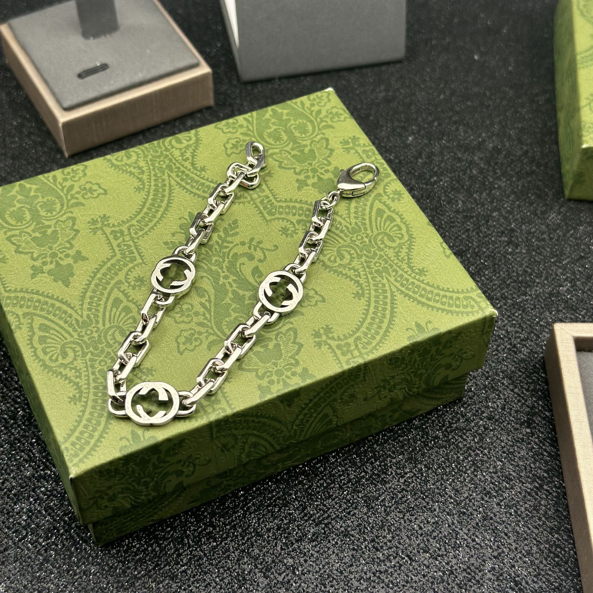 08 Designer Bracelets Vintage European Charm 925 Sterling Silver Chain Bracelet For Men Women Fashion Jewelry Couple Party Gift