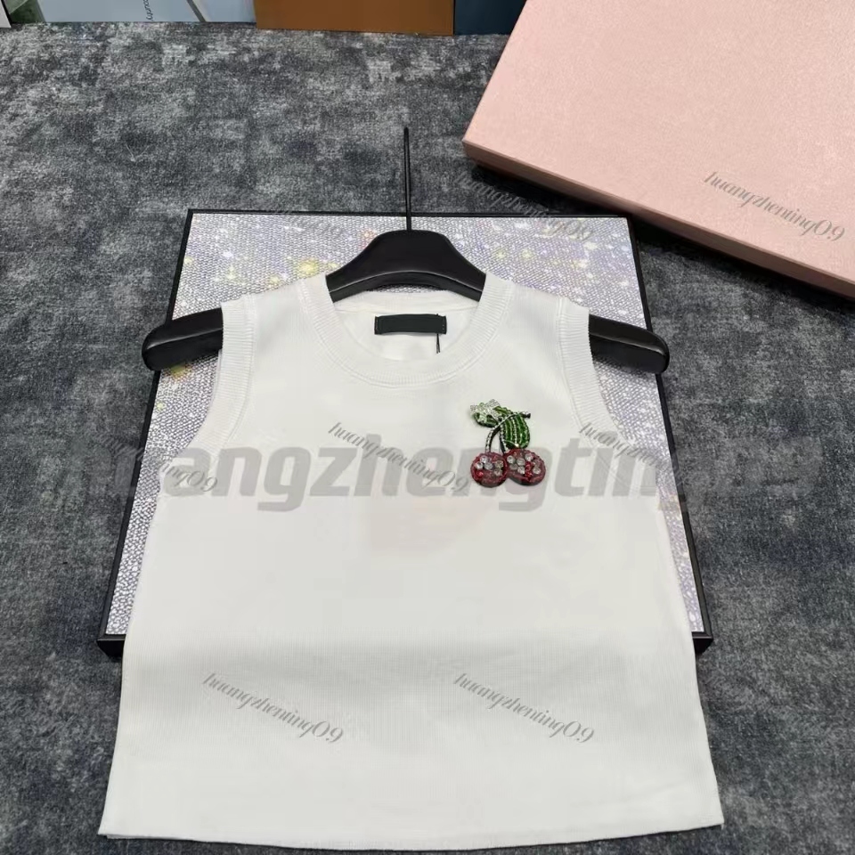Summer white women's T-shirt cut with brick M-shaped sexy shoulder black casual sleeveless backless top shirt designer solid color vest 2024-1