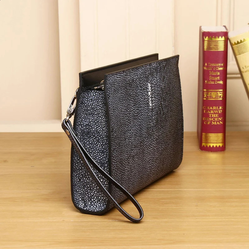 Winter Mens Clutch Bag High-quality Genuine Leather Envelope Clutch Bag Large Capacity Mens Bag 240724