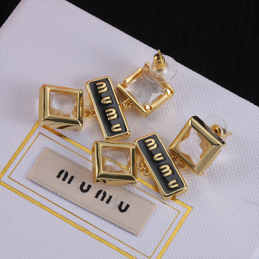 Designer Gold Stud for Womens Pendants Geometric Sier Charm bijoux de mode d'oreille de mode Hoop Earring Woman Designers Boucles d'oreilles Cade