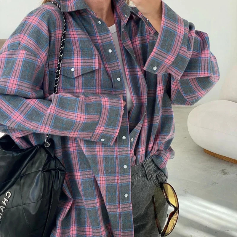 Women Vintage Long Sleeve Shirt Oversized Plaid Autumn Winter Fashion Loose Lapel Pocket Fit Blouse Korean Style 240723