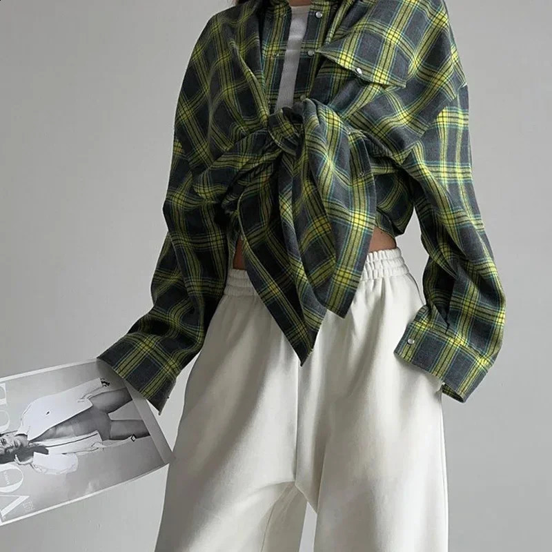 Women Vintage Long Sleeve Shirt Oversized Plaid Autumn Winter Fashion Loose Lapel Pocket Fit Blouse Korean Style 240723