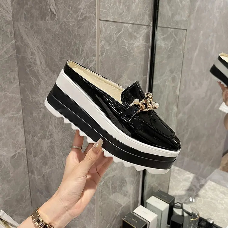 Slippers Ladies Flip Comfortable Rubber Platform Shoes Ladies Casual Round Toe Flat Loafers Flat Autumn Suede Womens Shoes 240708