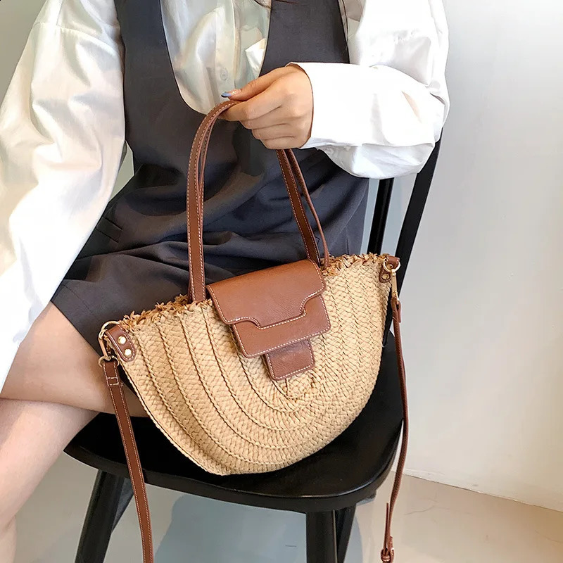 Summer Women Travel Straw Bags Rattan Shoulder Crossbdoy Handmade Woven Beach Bag Female Large Capacity Saddle Handbags Tote 240724