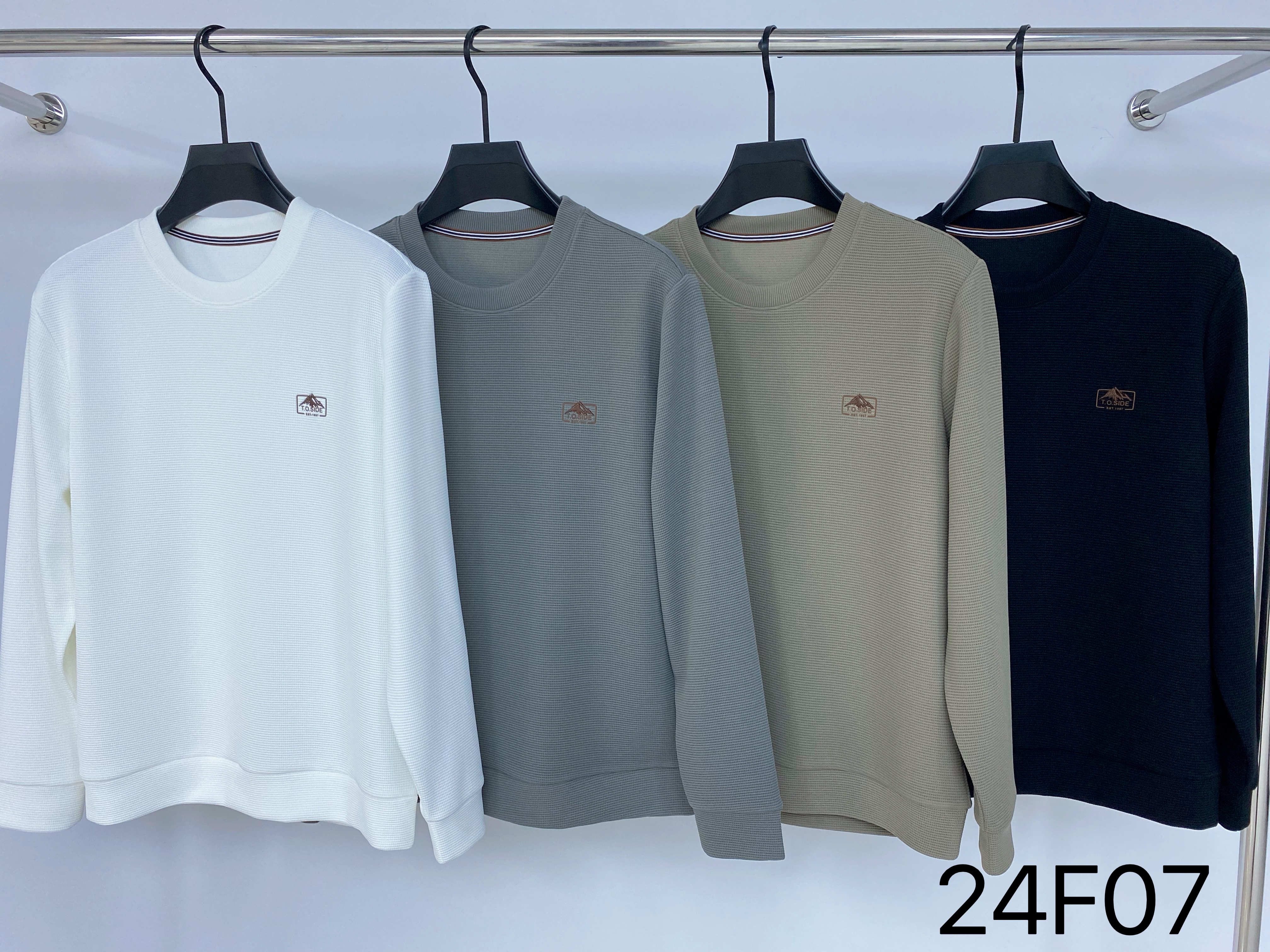 Gentleman's minimalist round neck pullover men's hoodie 24F07