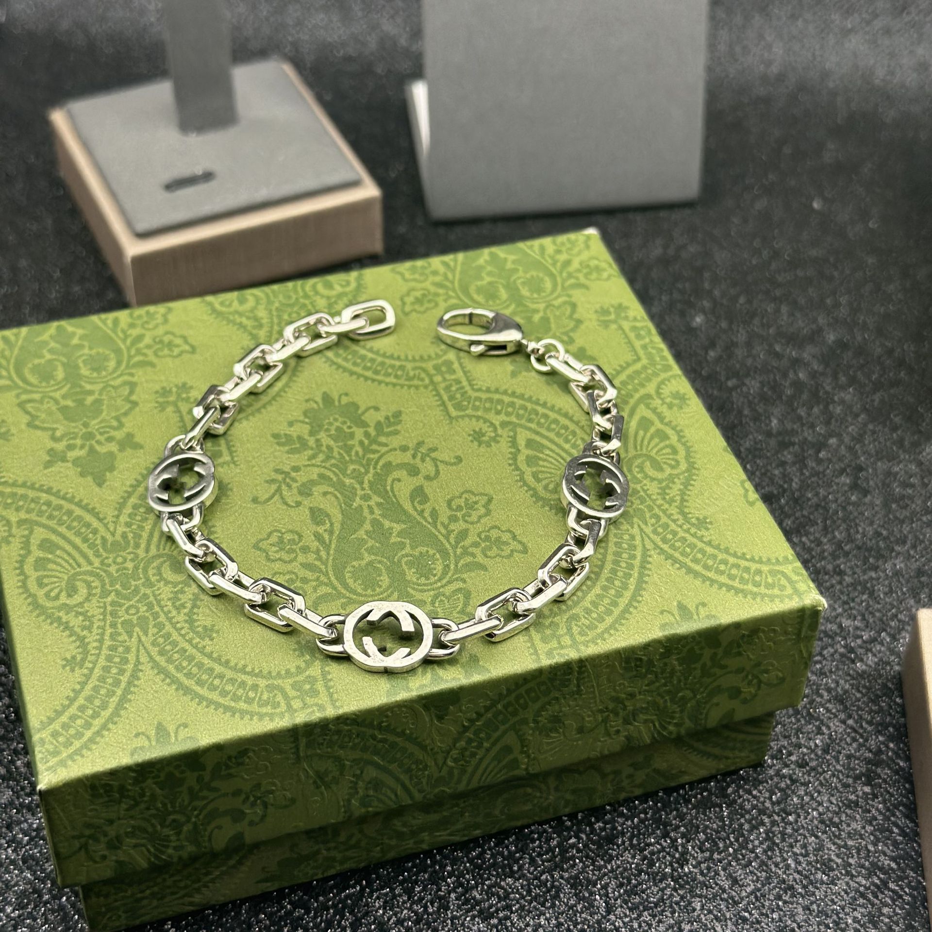 Sterling Silver Charm Bangles Fashionable Letter Charm Bracelet Silver Plated Chain for Women and Men Unisex HipHop Jewelry Z250910