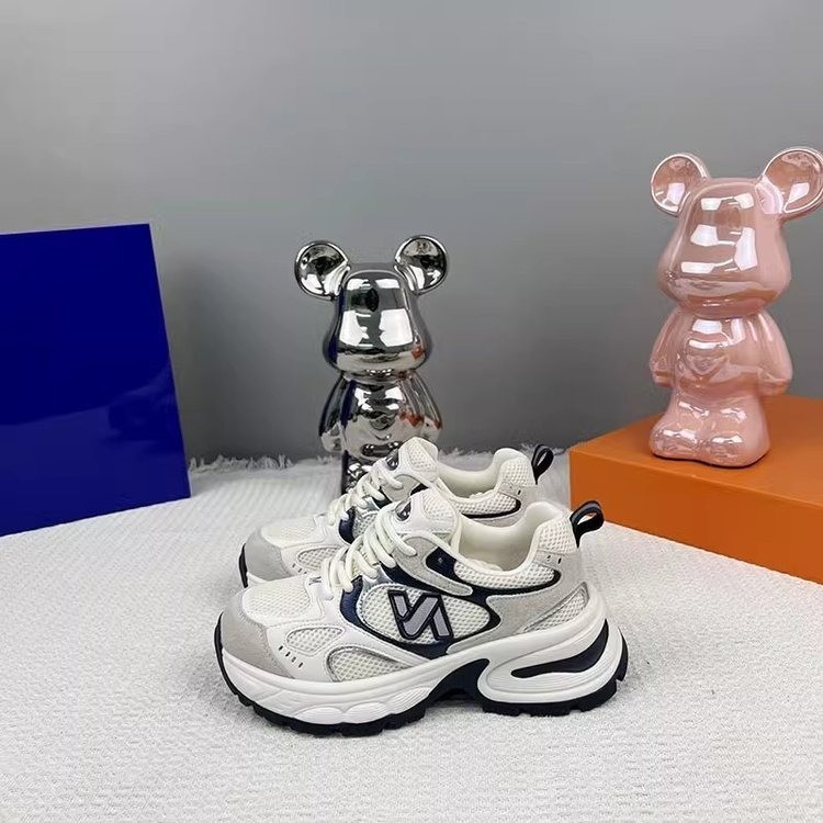 breathable sports for children Mesh 2024 new spring and autumn Korean version lightweight soft thick sole student moral training casual shoes Lhshoe