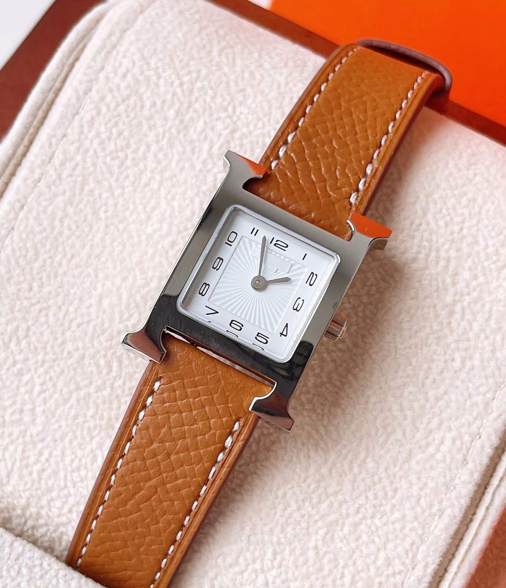 Famous Sapphire Number Quartz Watch Brown Leather Crystal Glass WristWatch Female Square Bezel Design Sign Logo Heure Ladies Watches 21mm