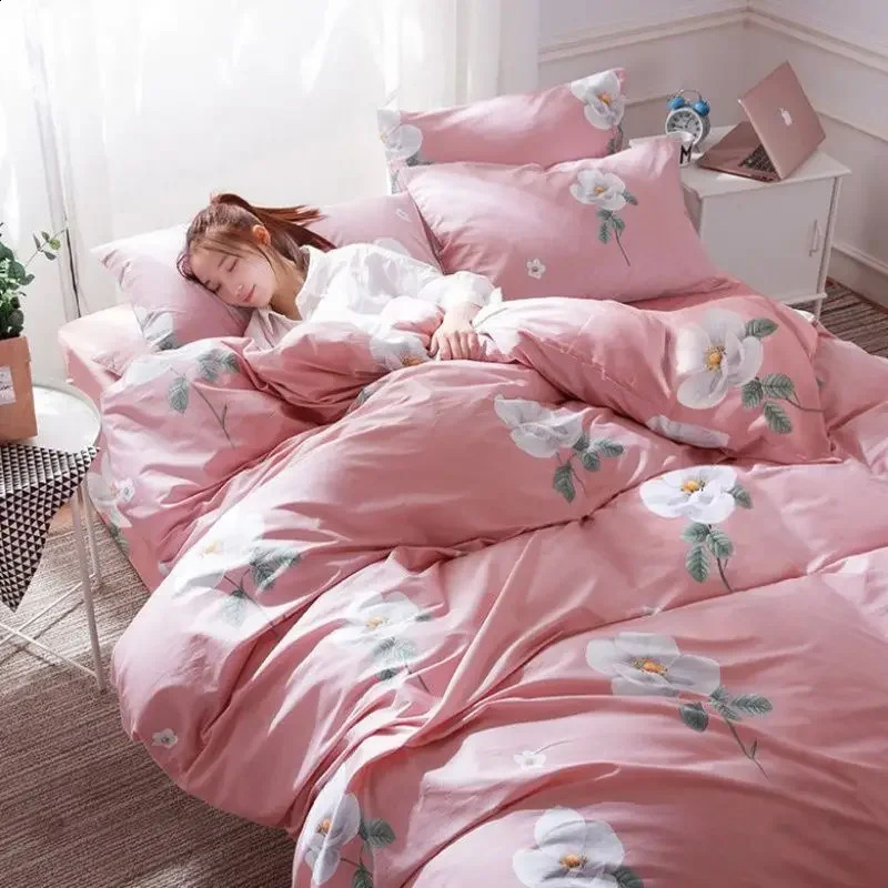 Duvet Cover Minimalist bed sheets comfortable and lightweight down duvet covers suitable for all skin types of male and female students in all seasons