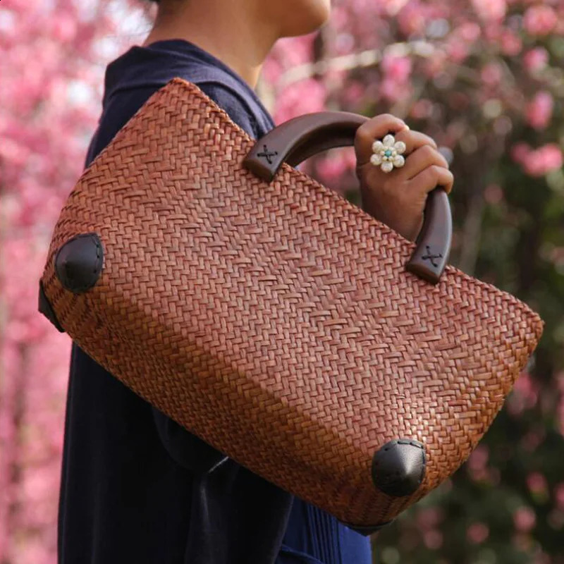 Handmade straw bag retro rattan straw woven handy beach bag simple art weaving bag 250207