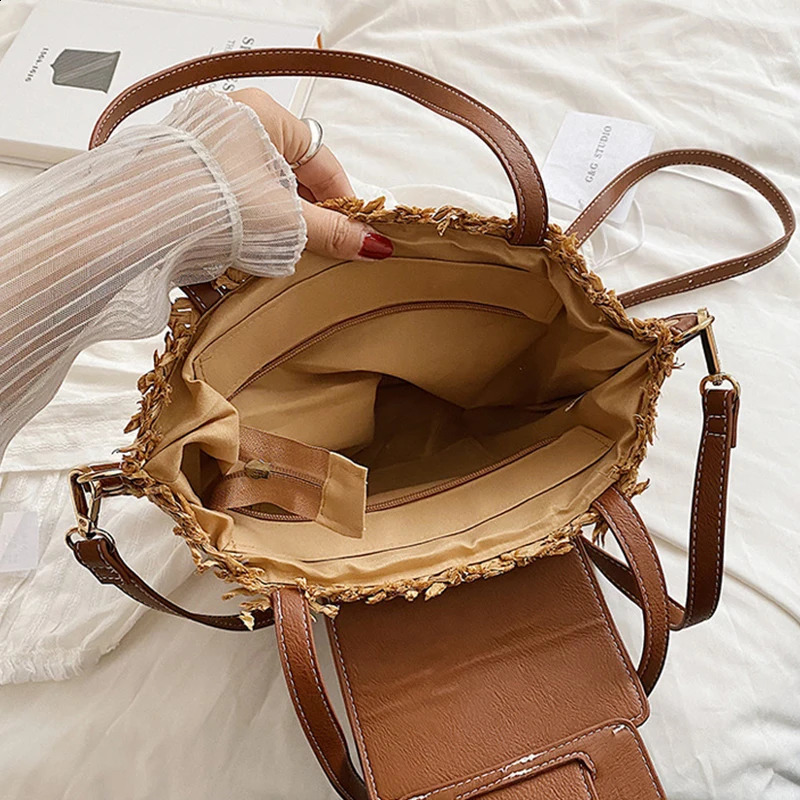 Summer Women Travel Straw Bags Rattan Shoulder Crossbdoy Handmade Woven Beach Bag Female Large Capacity Saddle Handbags Tote 240724