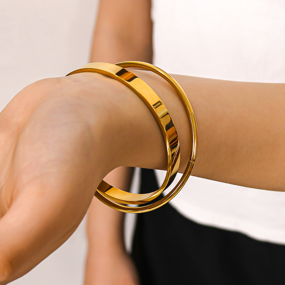 2024 Simple Fashion Ins Top Sell Double Bangles Vintage Jewelry Stainless steel 18K Gold Fill High Quality Party Women Irregular Smooth OL Bracelet Fo