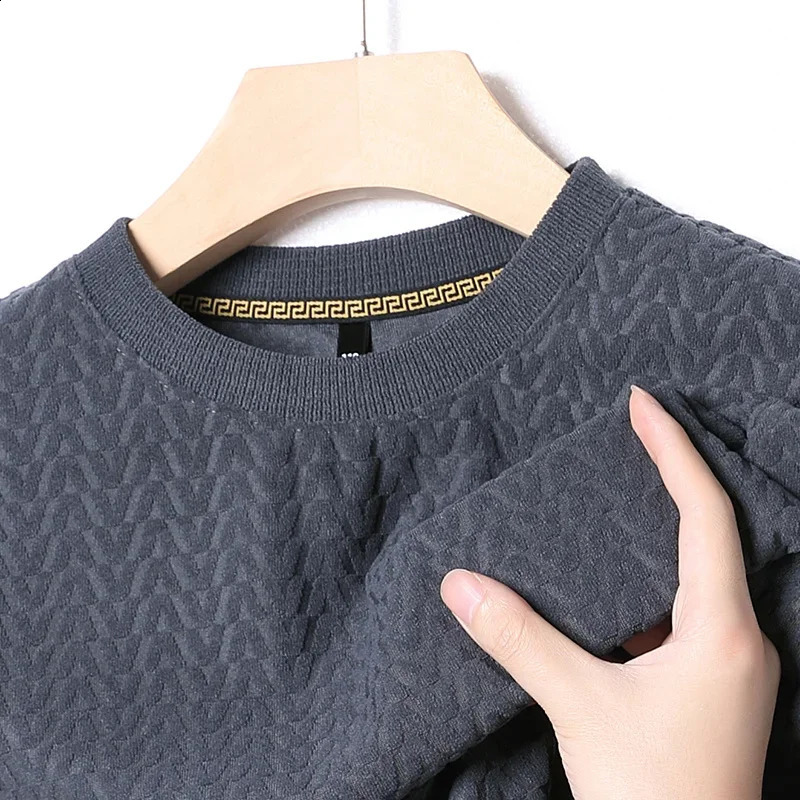 Mens Casual Jacquard Long Sleeved Round Neck T-shirt Fashion Top 240820