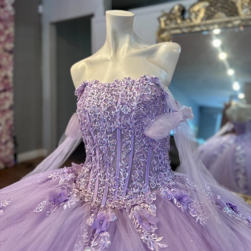 Lavender Shiny Off Shoulder Ball Gown Quinceanera Dresses 3D wers Appliques Lace Beads Tull Corset Sweet 16 Dress Vestido De 15 Anos