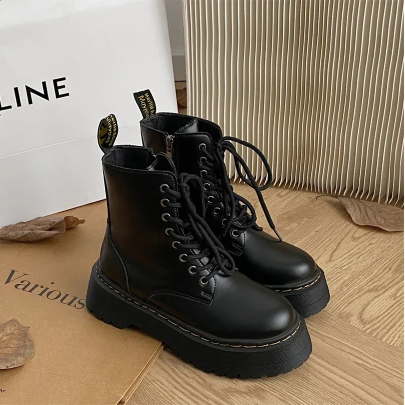 2025 New Minimalist Front Lace-up Combat 5Cm Chunky Heel Platform Women British Style Thick Sole Increase Height Casual Boots 240719