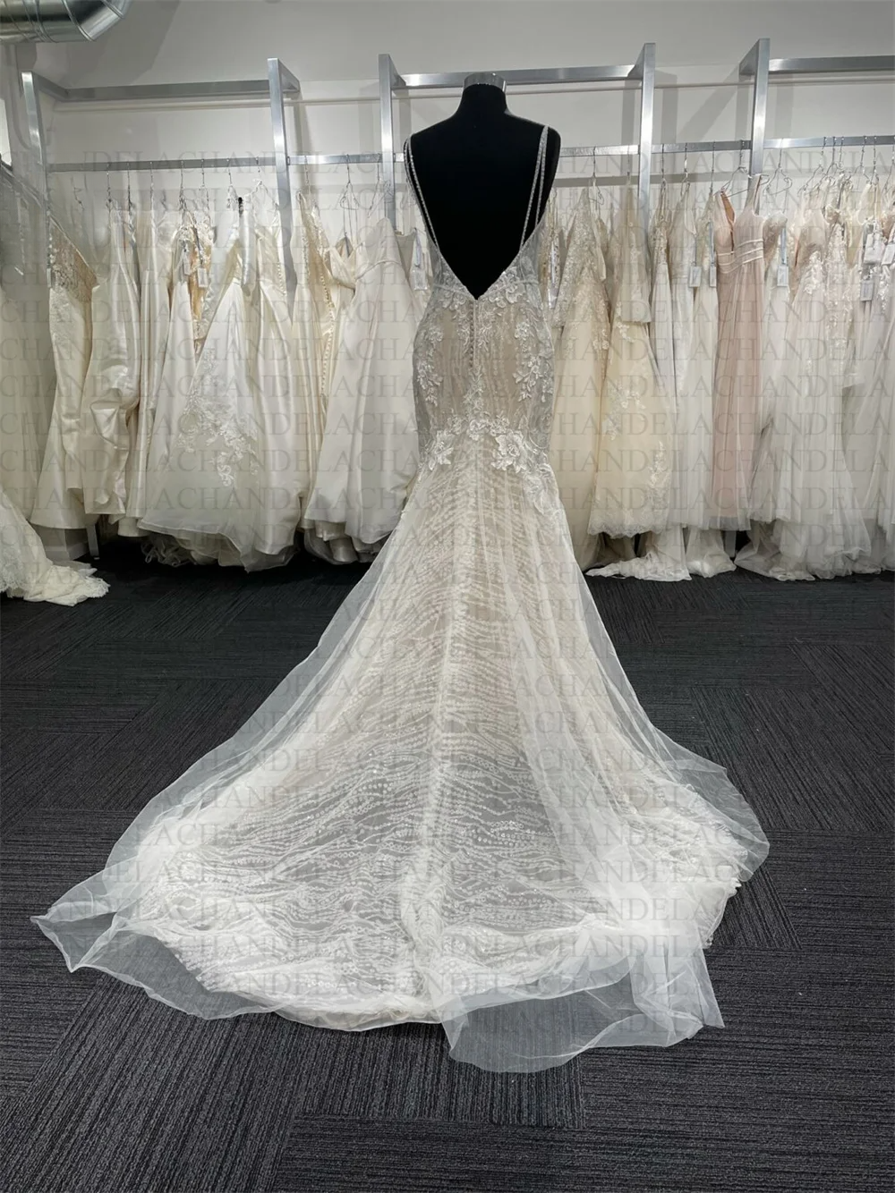 CHANDELA ful Trumpet Wedding Dresses Spaghetti Strap Deep V Neck Appliques Lace Sequines Court Train Tulle Vestido De Novia