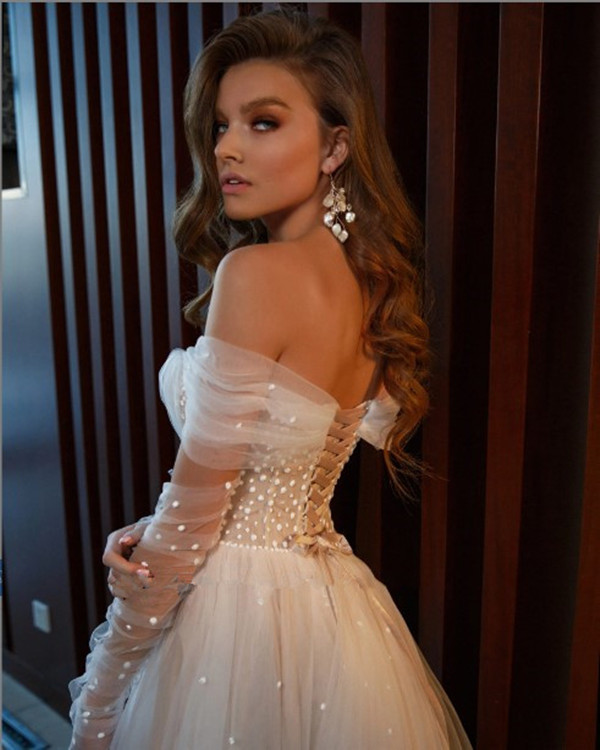 Soft Tulle Boho Wedding Dress Long Sleeves Sweetheart Pearls Bride Beach Front Split Formal Party