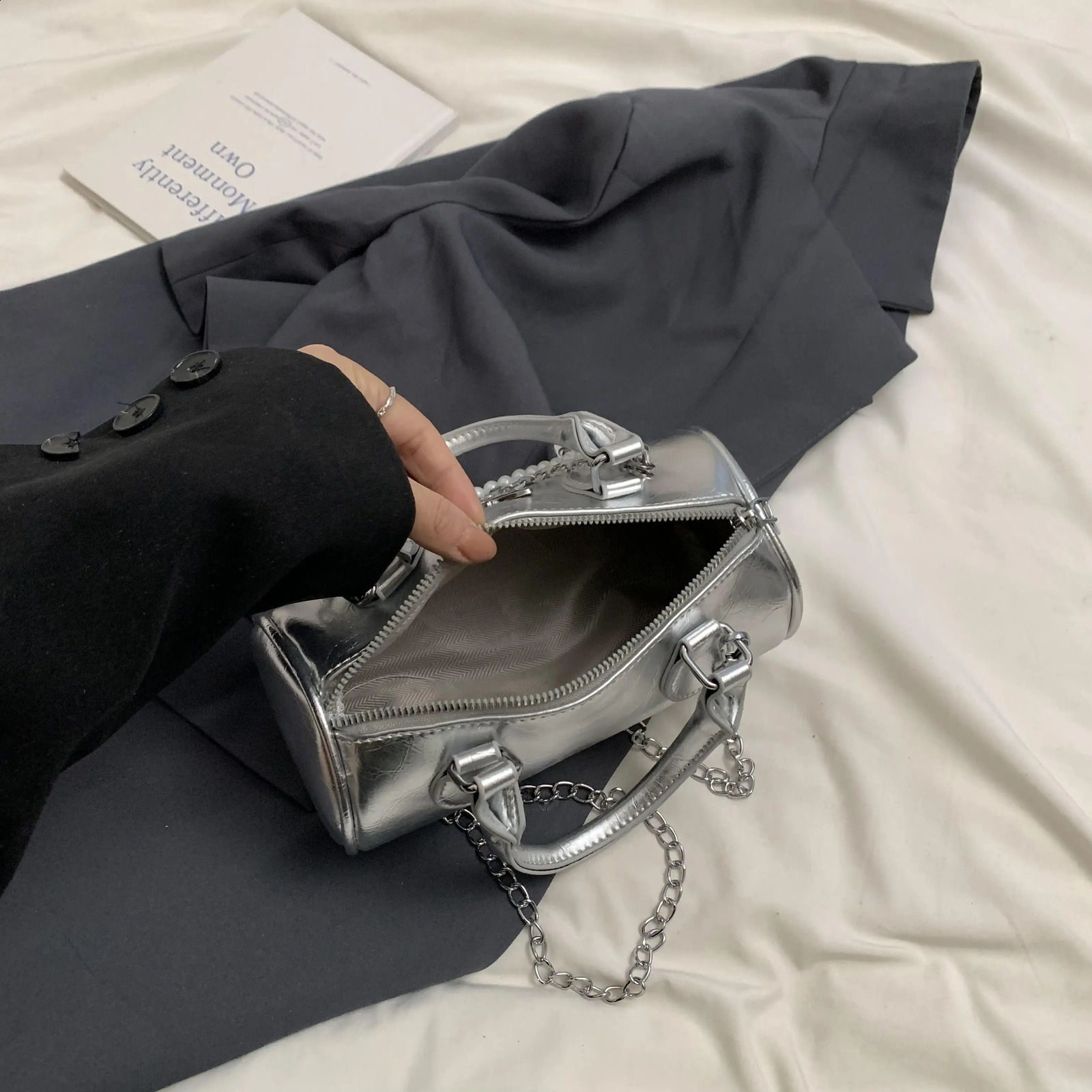 Sliver Handbags Small Women Fashion Packages Beading And Bow Female Bags Lady Gold Shiny Purses Cute Sweet Casual Tote 240724 0458 4