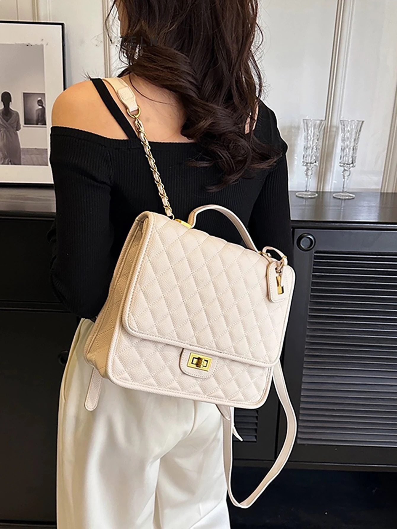 3 Fashion Womens Dia Chain Large Capacity Portable Backpack Multifunctional Leisure Travel Bag 240725 4