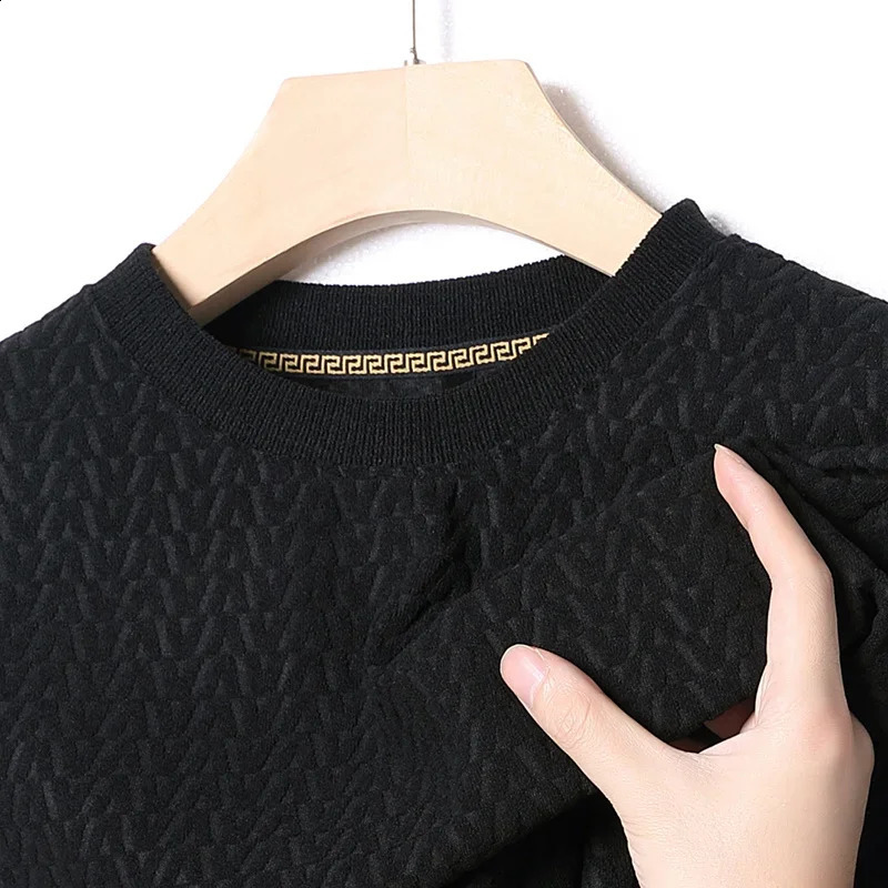 Mens Casual Jacquard Long Sleeved Round Neck T-shirt Fashion Top 240820