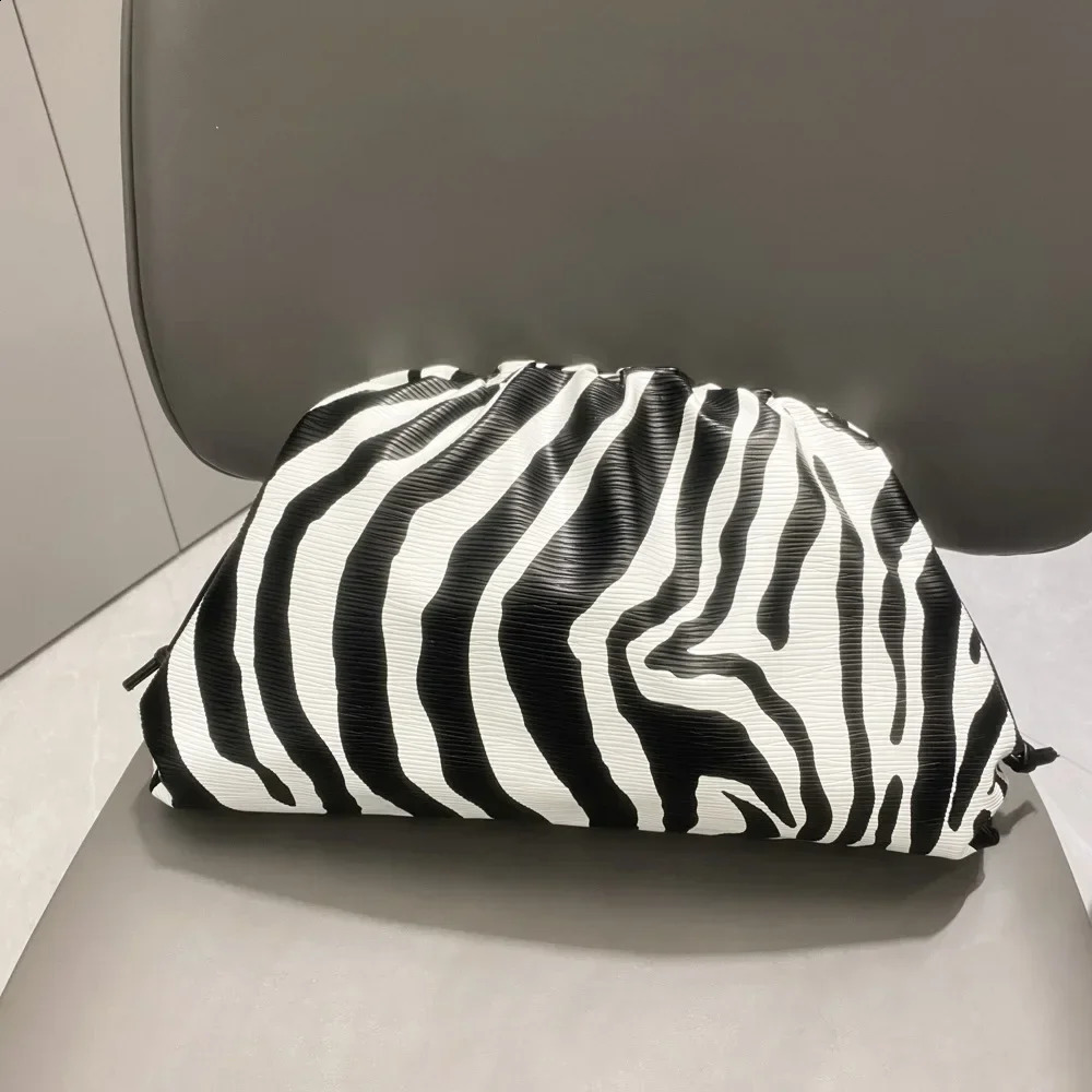 Zebra Soft Cloud Bag Womens Handbag In Dumpling Bag Lady Purse Large Capacity Crossbody Bag 240726
