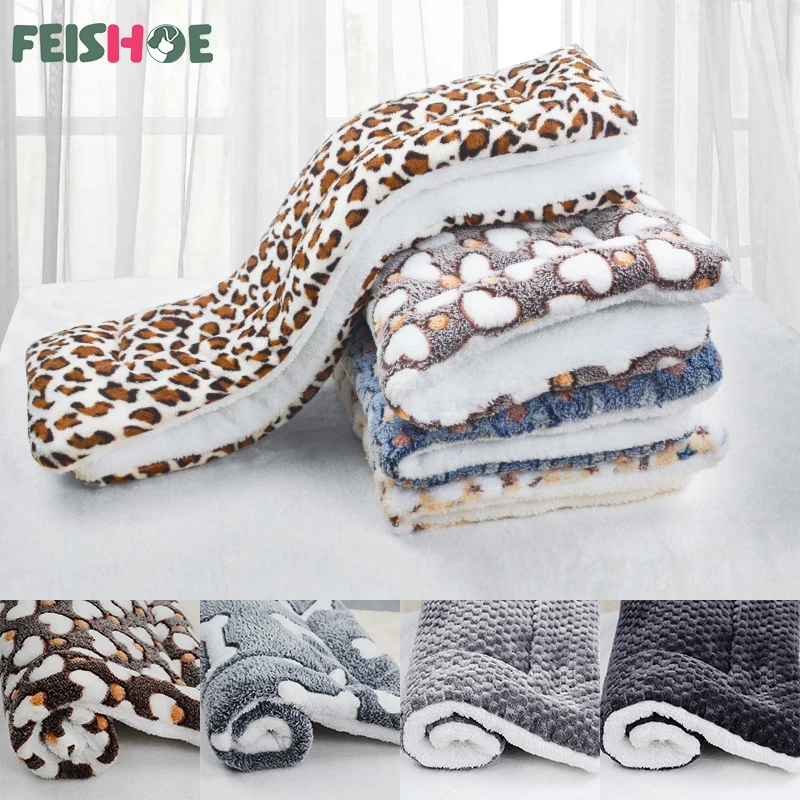 Pet Blanket Thickened Soft Flannel Fleece Blanket Washable Pet Sleeping Pad Puppy Kitten Warm Pet Mattress Cama Para Cachorro