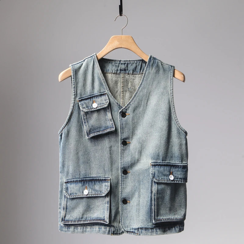 Motorcycle Retro Denim Vest Mens Multi Pockets Workwear Sleeveless Jacket Y2k Youth American Casual Cotton Camisole Top Vintage 240717