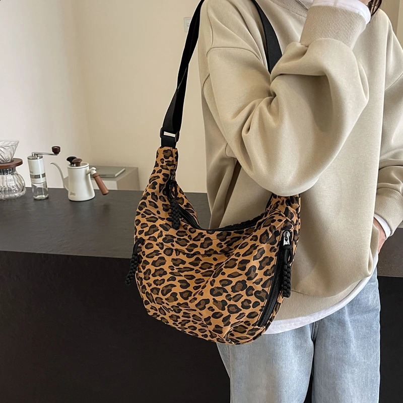 Leopard Print Crossbody Bags for Women Corduroy Casual Shoulder Tote Bags Ladies Sac A Main Femme Handbags 240726