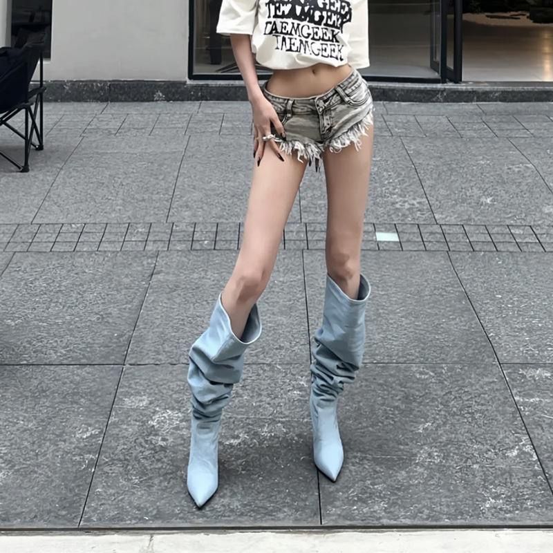 Ladies' pointed and high-heeled denim boots