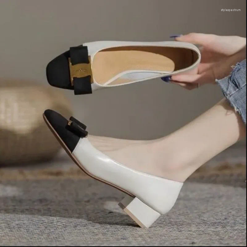 Dress Shoes Classic Thick Heel Bow Metal Decoration Lady Pumps Simple Square Head Leather Women Single Fashion Shoe Plus Size 42 241102