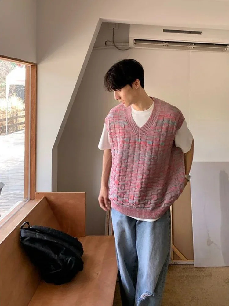 Knitted Sweaters for Men Sleeveless Waistcoat Man Clothes V Neck Aesthetic Vest Y2k Vintage Pink Knitwears A Korean Autumn 240717