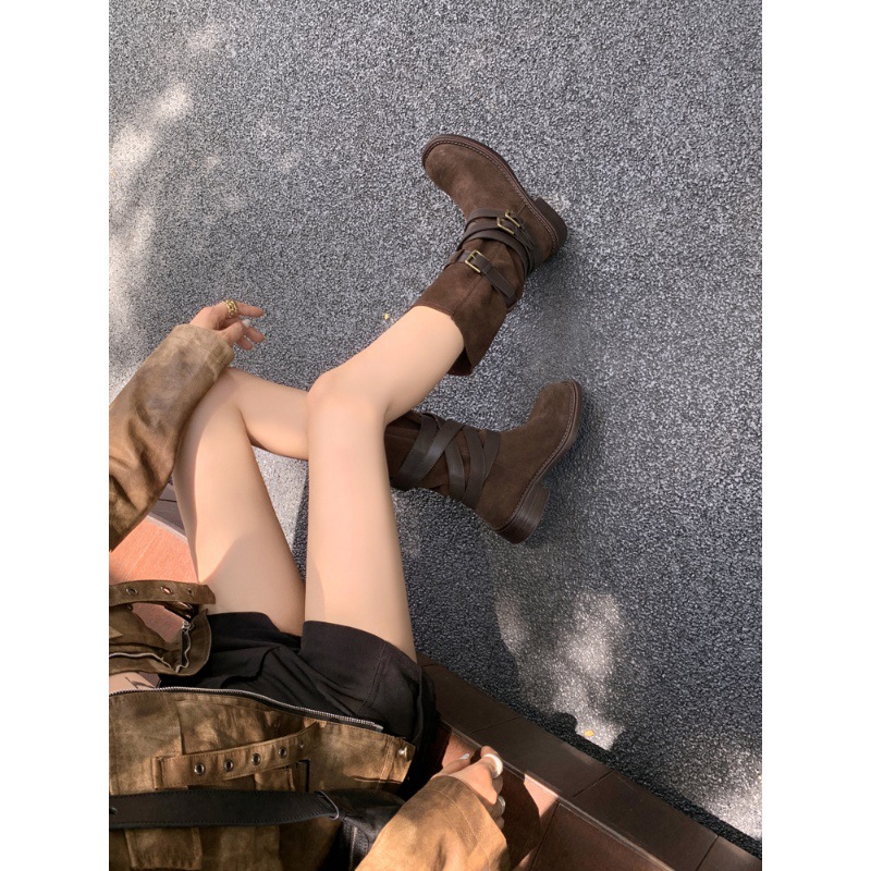 Ladies' belt buckle Western cowboy boots