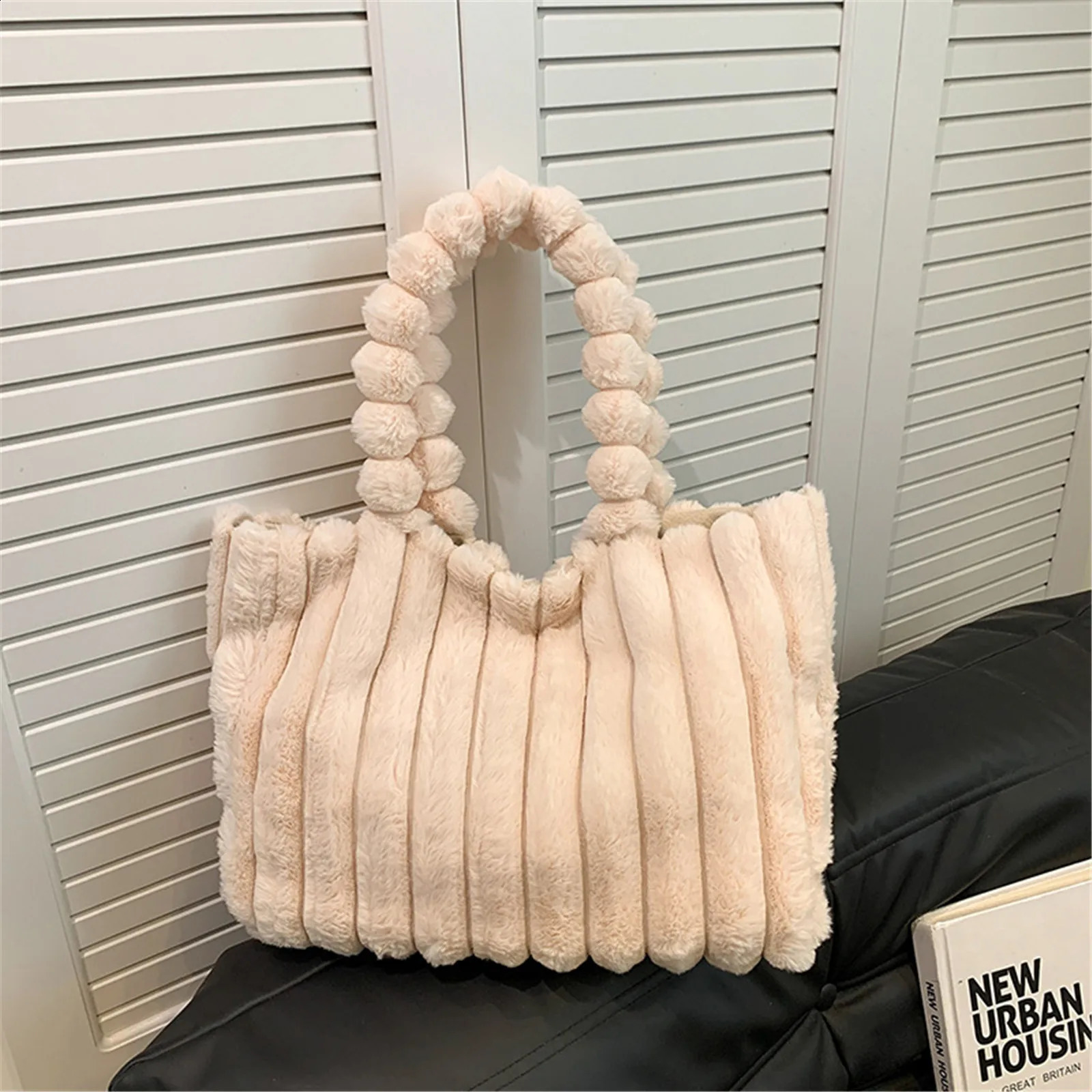 Fluffy Tote Bag Faux Fur Shoulder Purse for Women Plush Handbag Winter Soft Fuzzy Top Handle Puffer Hobo 240725 - view 7