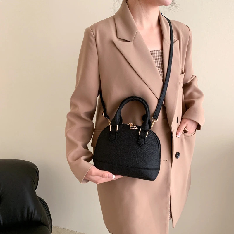 Fashion Solid Color High End Texture Portable Shell Single Shoulder Crossbody Bag 240824