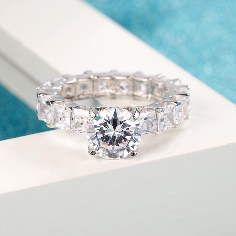 Size 5 10 Sparkling Handmade Wedding Rings Luxury Jewelry 925 Sterling Silver Round Cut White Topaz Lab Designer Moissanite Diamond Elegant Party Wome