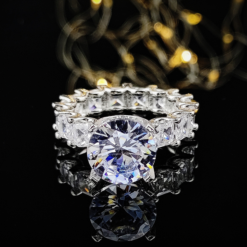 Size 5 10 Sparkling Handmade Wedding Rings Luxury Jewelry 925 Sterling Silver Round Cut White Topaz Lab Designer Moissanite Diamond Elegant Party Wome