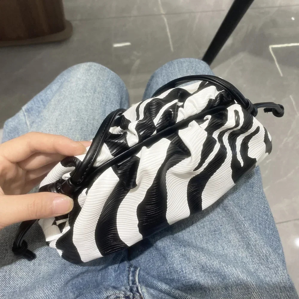 Zebra Soft Cloud Bag Womens Handbag In Dumpling Bag Lady Purse Large Capacity Crossbody Bag 240726