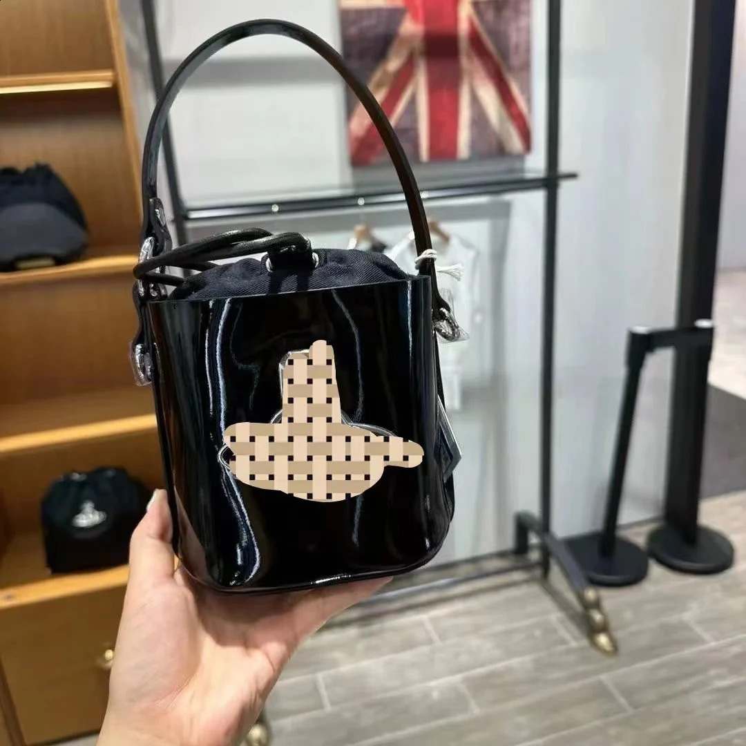 Chic and Sophisticated Mini Bucket Bag with a Simple yet Elegant Look 240726