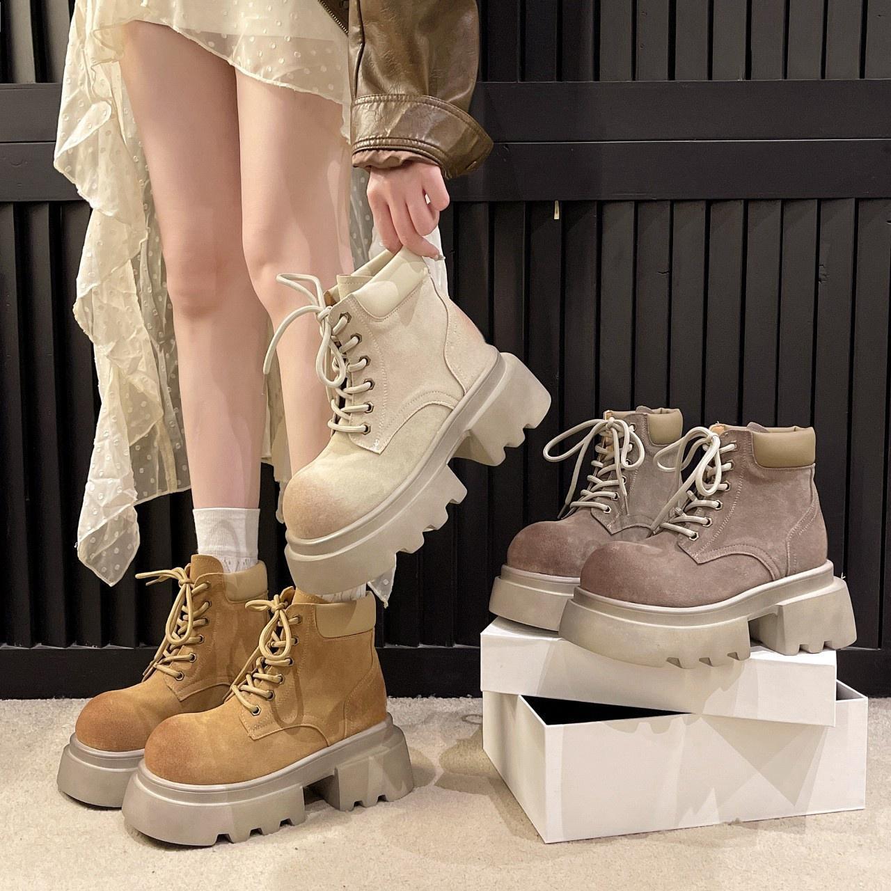 Women's retro fashionable height increasing short boots