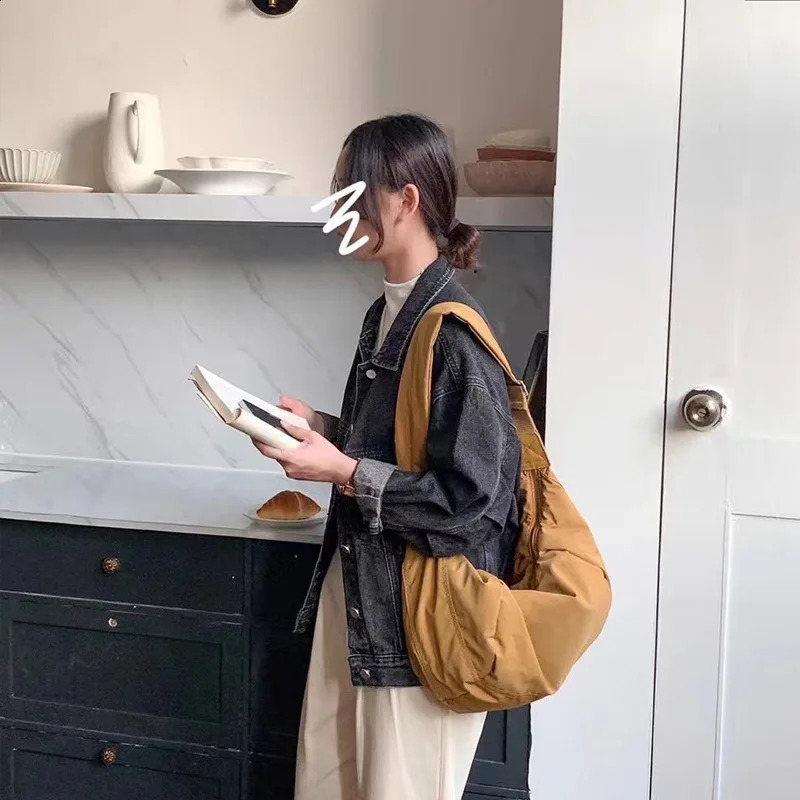 Women Shoulder Bags Large Capacity Versatile Crossbody Dumplings Student Shopping Leisure Nylon Crescent Bag 240726