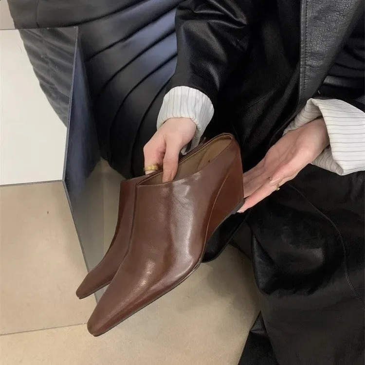 European American Baotou Half Womens Soft Leather Slope Heel High Cool Fashion Outwear Thick Lazy Muller Shoes 240723