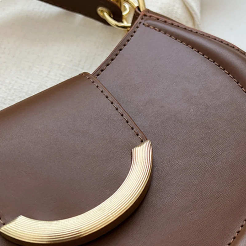 Bags for women Pu Leather Shoulder Crossbody Bag Half Moon Chain Small Bags Casual Fashion Dress Armpit Messenger Ladies Trend 240726
