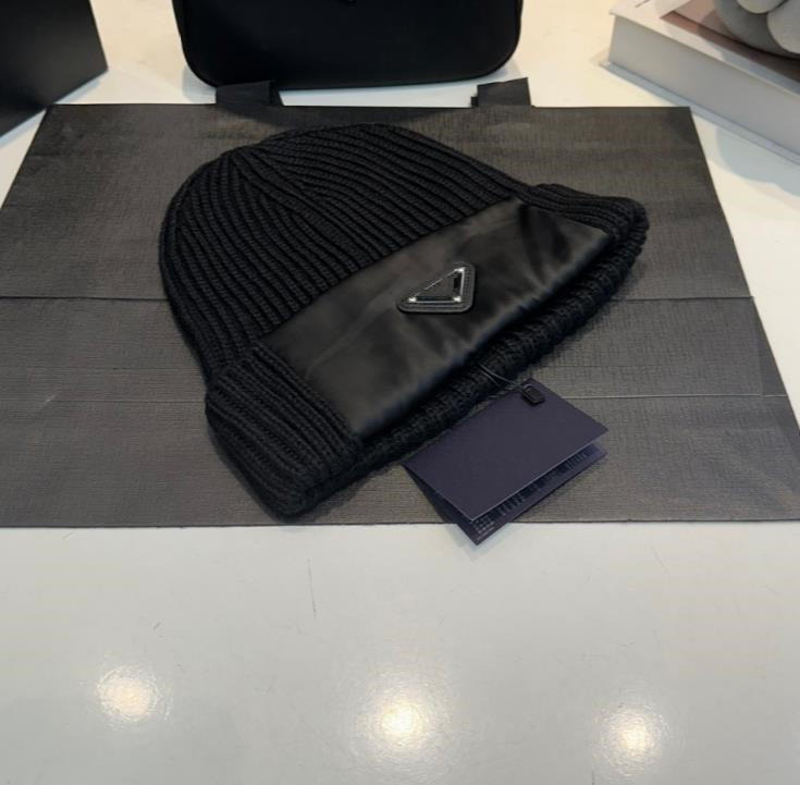 Wool Knitted Skull Cap Beanie Designer Women Warm skullies Hat Womens Best Quality Winter Fitted Ski Hats Melon Big Letters Men Bonnet Luxury Beanies