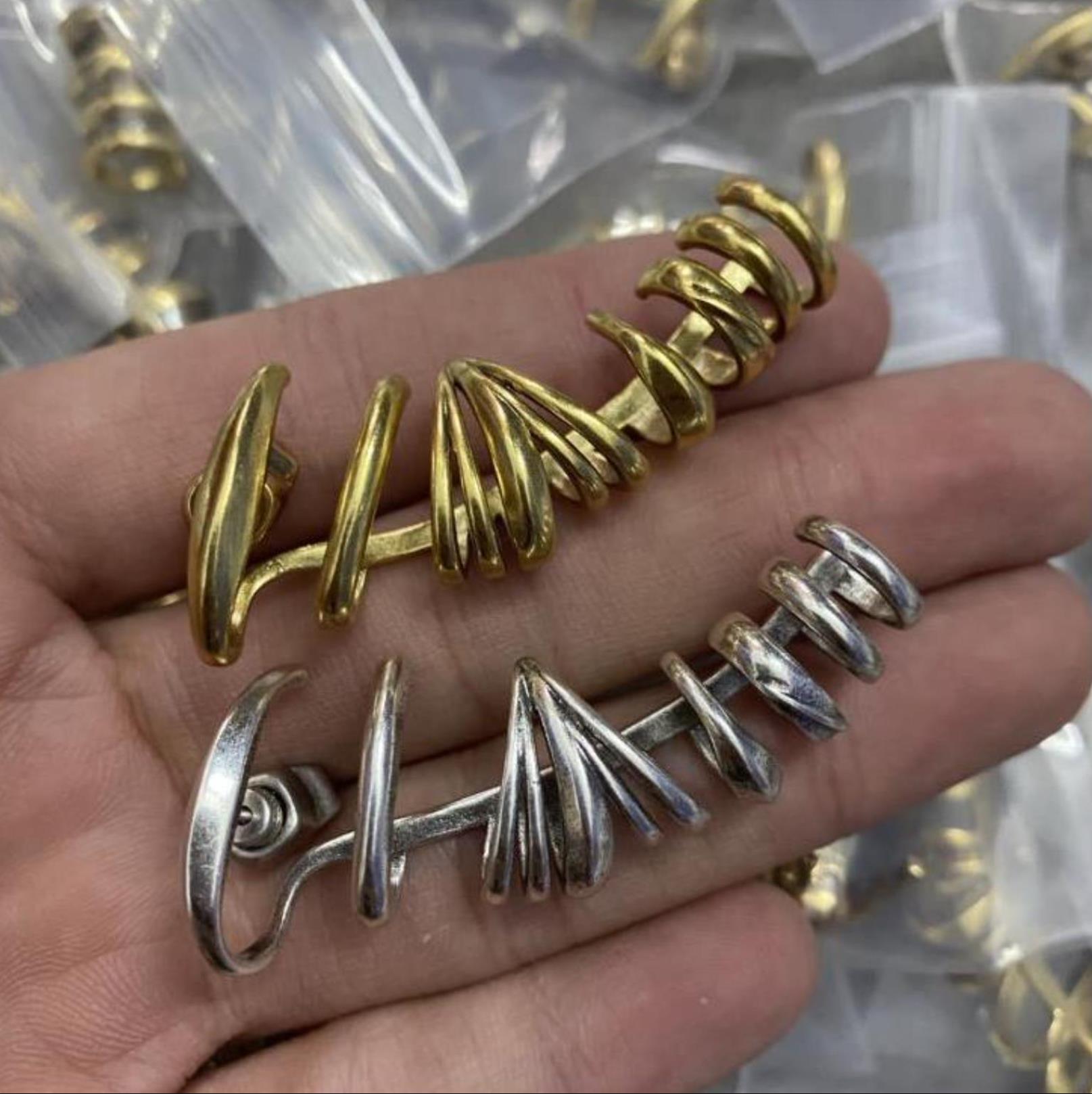 New style Dangle Earring Skeleton Punk 18K Gold plating ladies full Diamonds Skull chain Pendant Earrings men Ear cuffs Designer Jewelry Gift MC2024193