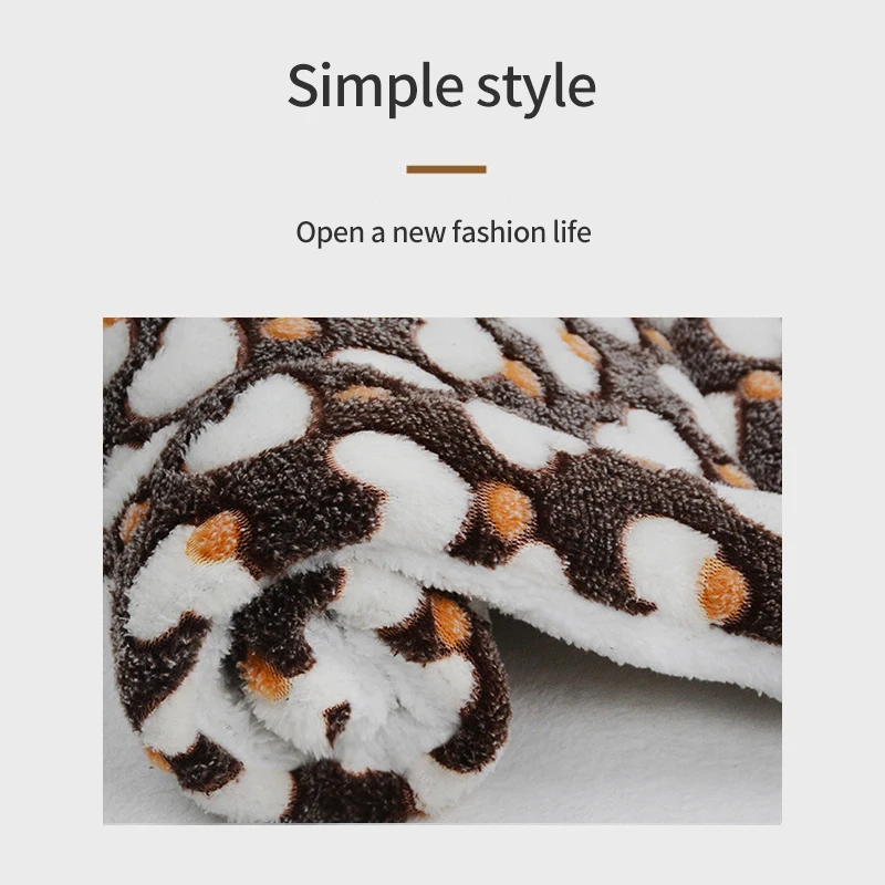 Pet Blanket Thickened Soft Flannel Fleece Blanket Washable Pet Sleeping Pad Puppy Kitten Warm Pet Mattress Cama Para Cachorro
