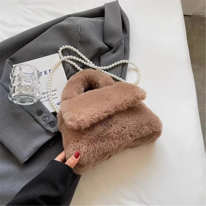 Winter Faux Fur Handbag Bag Soft Plush Shoulder Small Fluffy bolsa feminina Vintage Pearl Chain Crossbody 240725ZYl