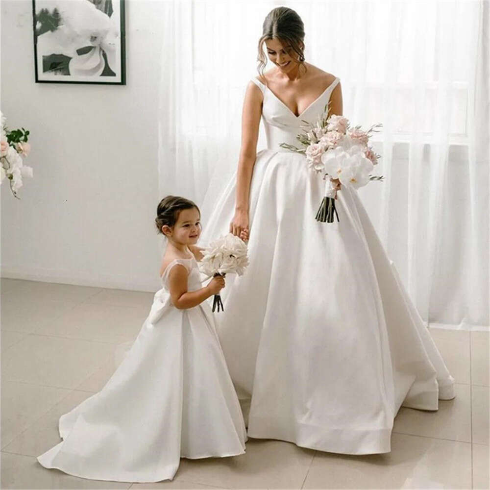 Simple White Child wer Girl Dresses for Weddings Satin A-e Tulle Bow Long Bridesmaid Pageant Robe First Communion Gown