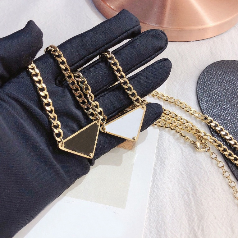 Classic Designer Triangle Pendant Necklaces Black White Luxury Style Charm Women Necklace Spring Girl Love Birthday Gift Necklace Stainless Steel Long Chain WNQT